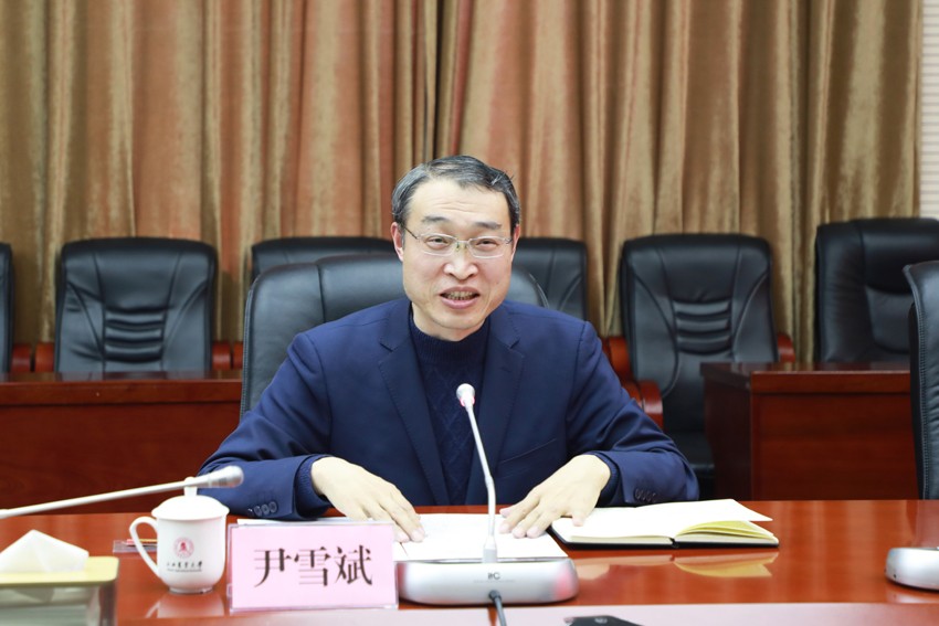 2023.3.21尹雪斌董事長受聘擔(dān)任山西農(nóng)業(yè)大學(xué)功能農(nóng)業(yè)研究院特聘院長(2).jpg 2023.3.21尹雪斌董事長受聘擔(dān)任山西農(nóng)業(yè)大學(xué)功能農(nóng)業(yè)研究院特聘院長(2).jpg